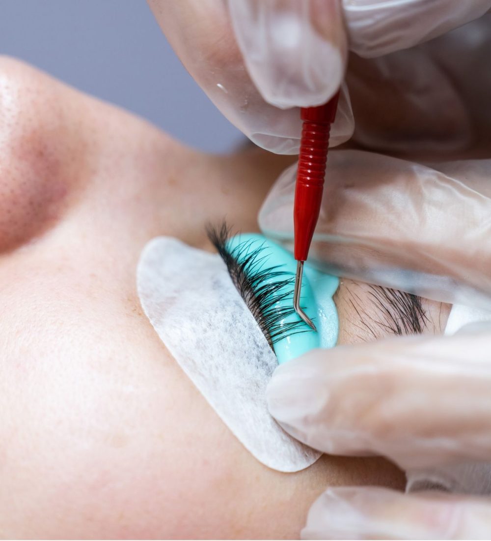 a women getting Eyebrow & Eyelash Tinting treatmnet at azure dream medspa